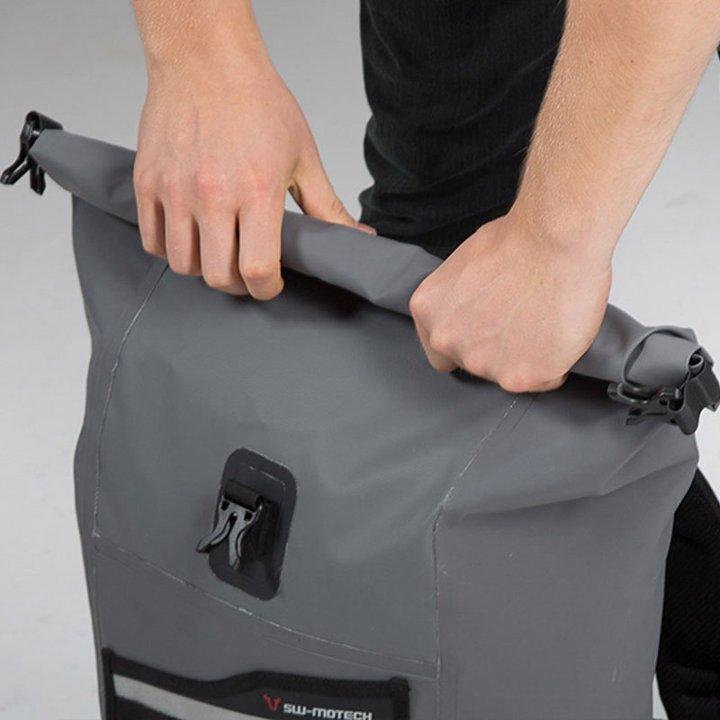 Mochila moto impermeable SwMotech 30lt Gris