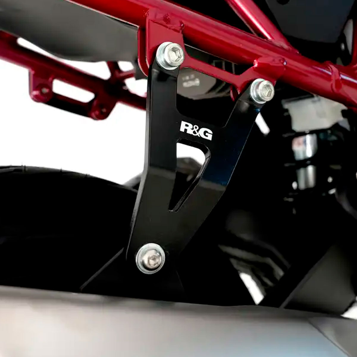 Tirante de escape y tapa ciega RgRacing Honda CB750 Hornet 23+