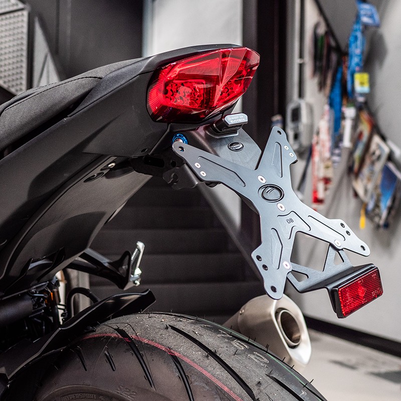 Portamatriculas Evotech RC para Yamaha MT-10 22+