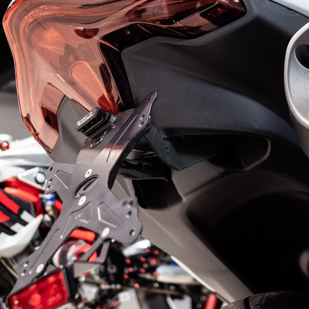 Portamatriculas Evotech RC para Yamaha T-Max 560 Tech Max 22+