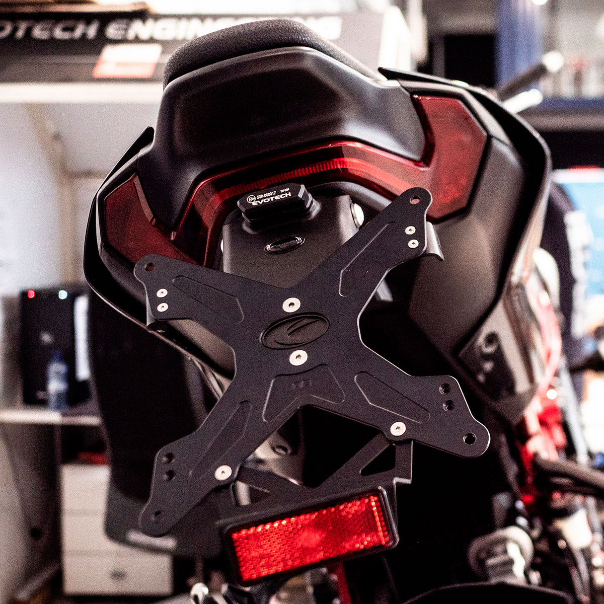 Portamatriculas Kawasaki Z900 2025+ Evotech