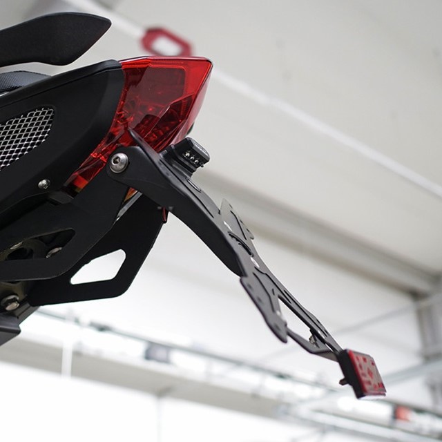 Portamatriculas Evotech RC para Benelli BN 125 21+