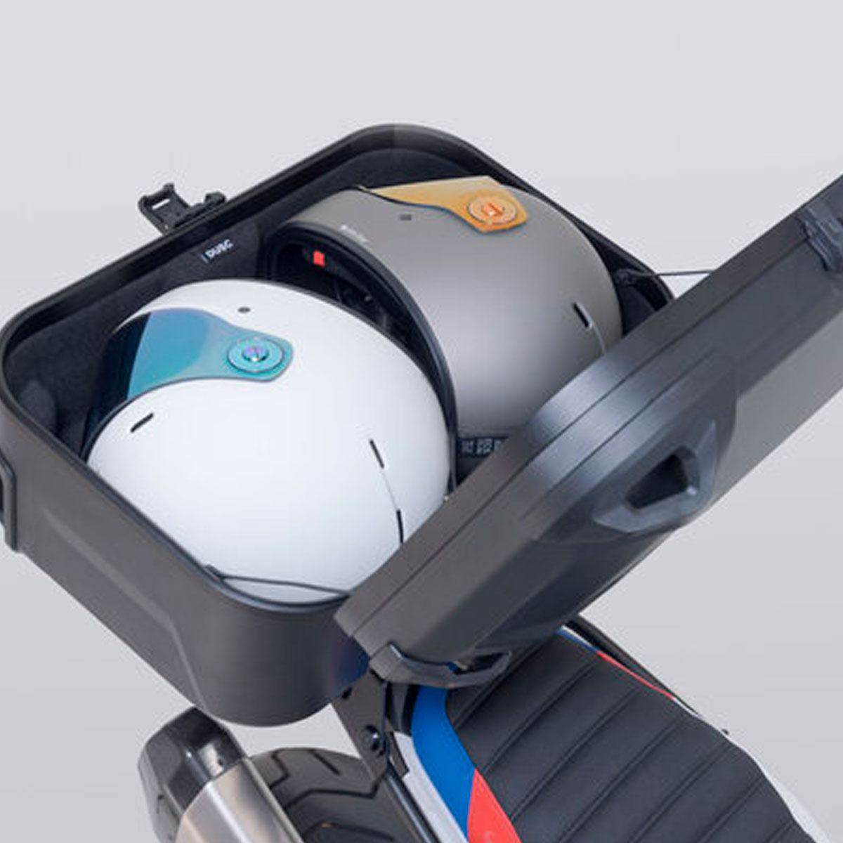 Maleta trasera DUSC 55l y soportes Yamaha Tracer 9 24+