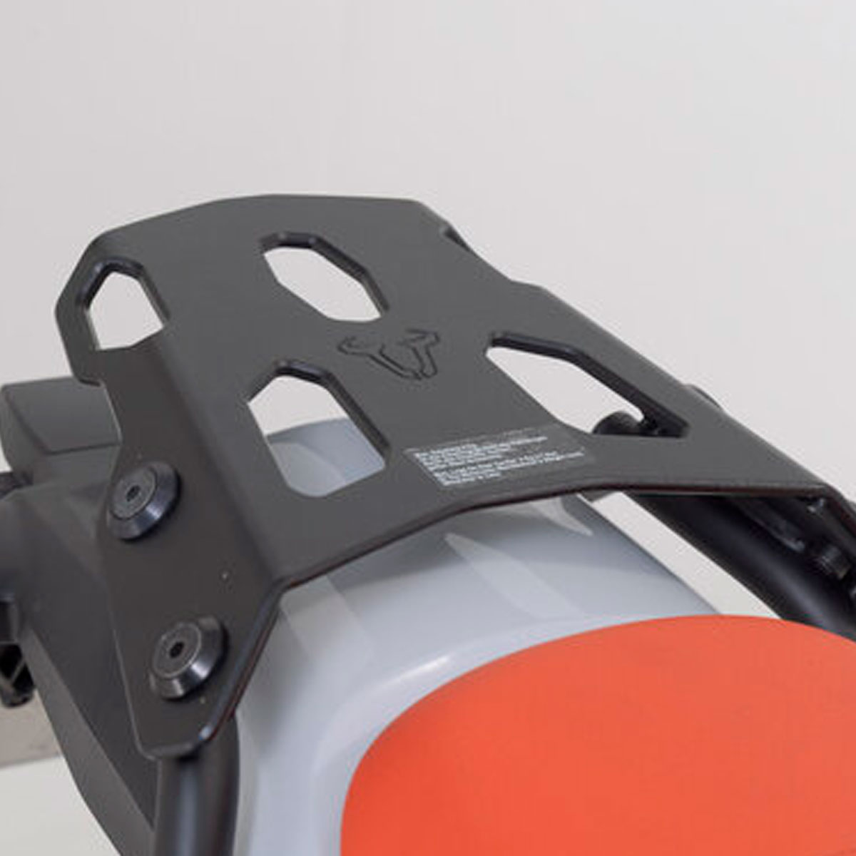 Baul negro TRAX ADV de SWMotech 38L para BMW R12G / S 24+