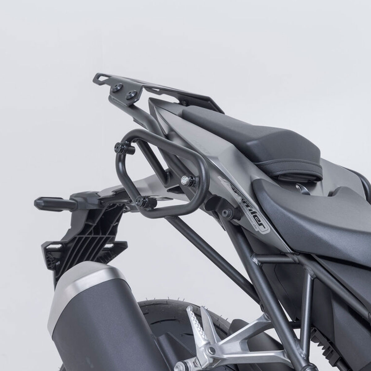 Soporte lateral derecho SLC de SW-MOTECH especifico para Honda CB1000 Hornet 24+