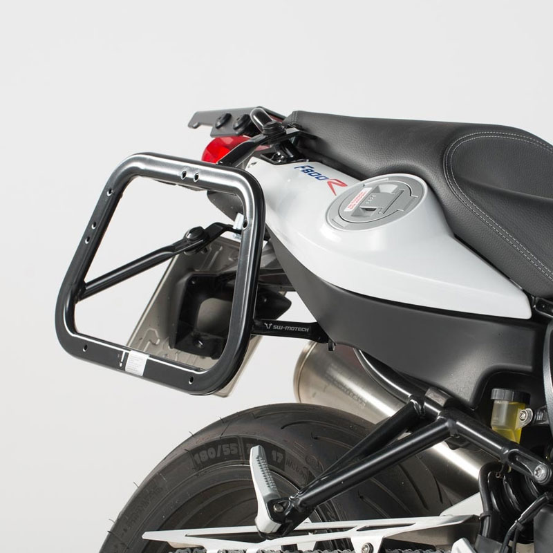 Maletas con soportes SwMotech TRAX ADV para BMW F800 R-GT 12- Plata