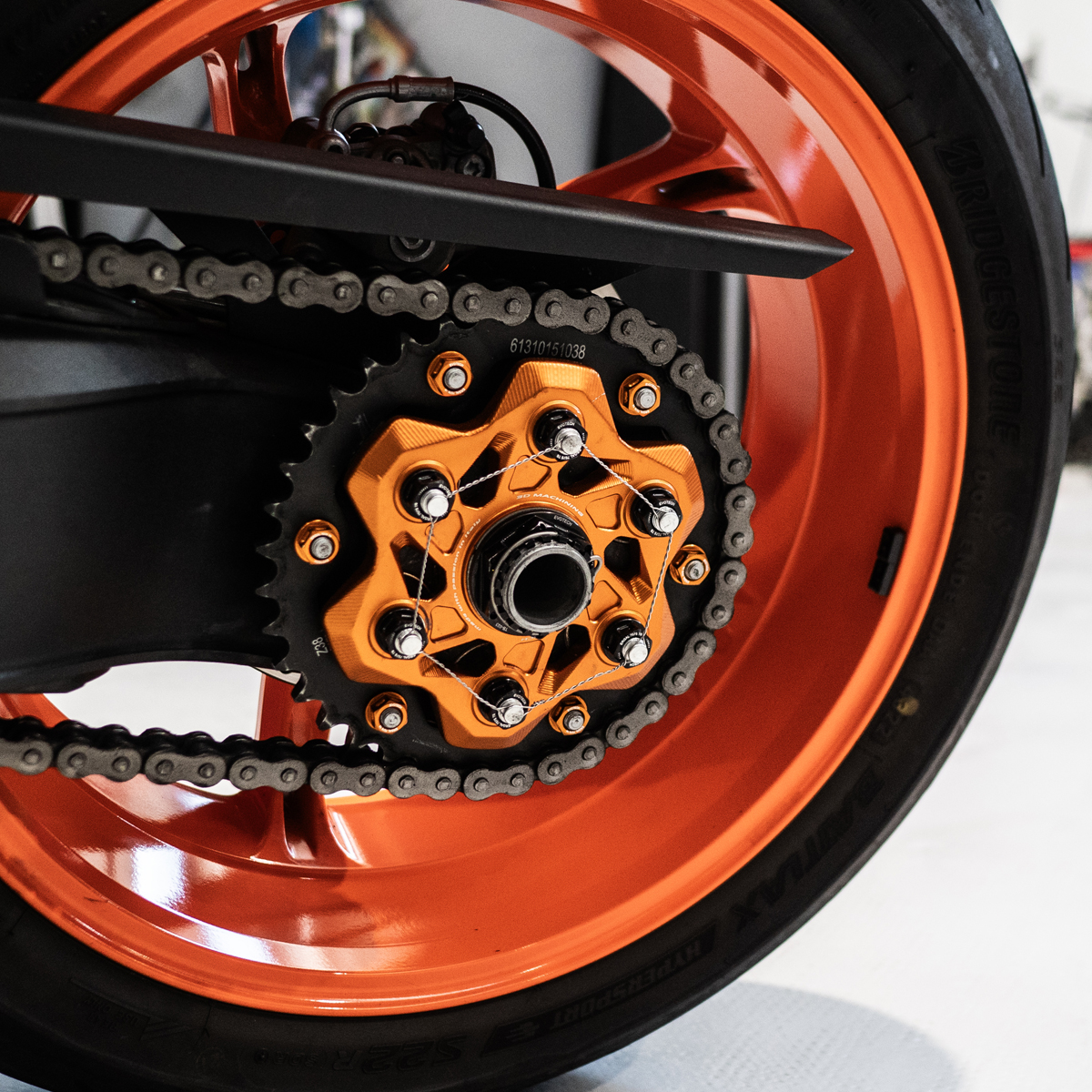 Porta corona para KTM 1290 Superduke y KTM 1390 Superduke