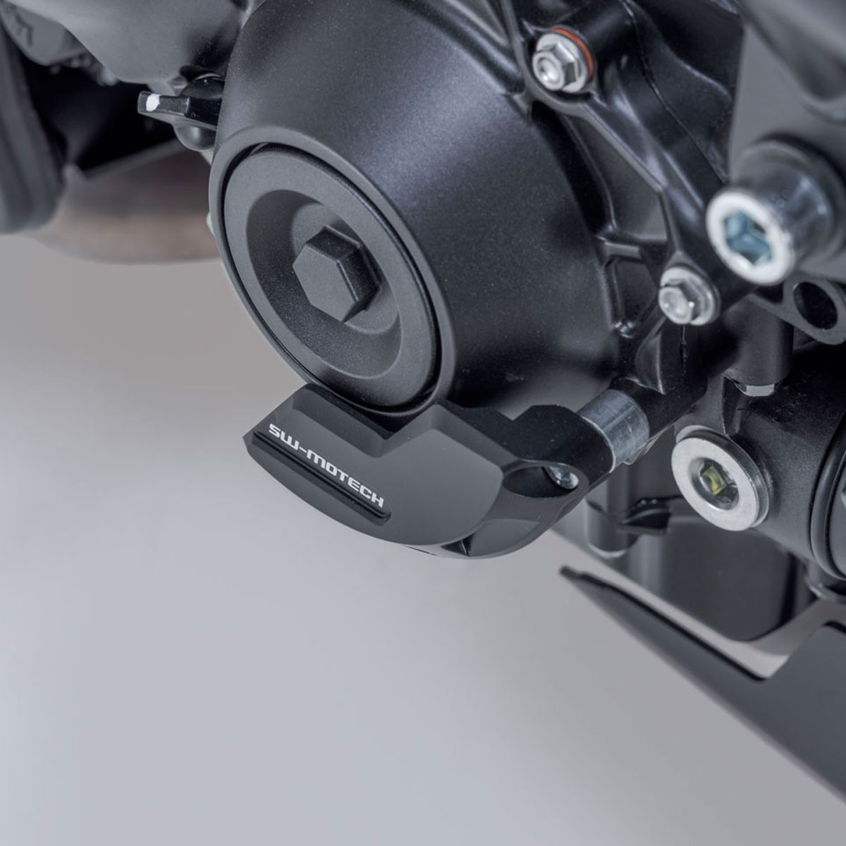 Protector tapa motor Honda CB1000 Hornet 24+ SWmotech