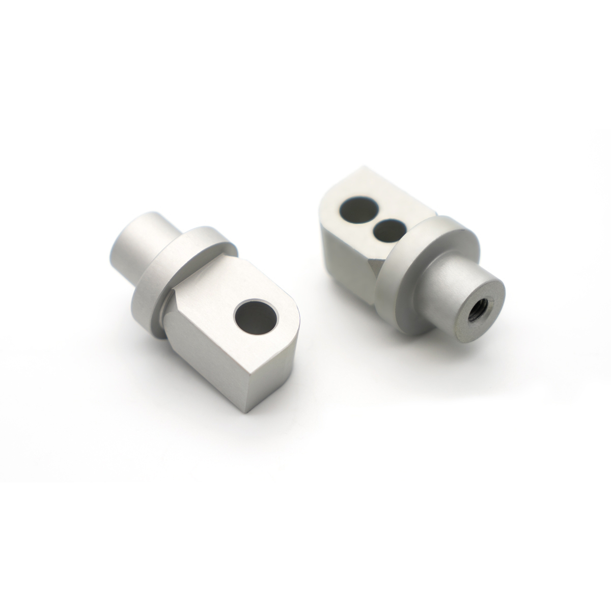Soporte estriberas pasajero barracuda Suzuki GSX 8S 23+