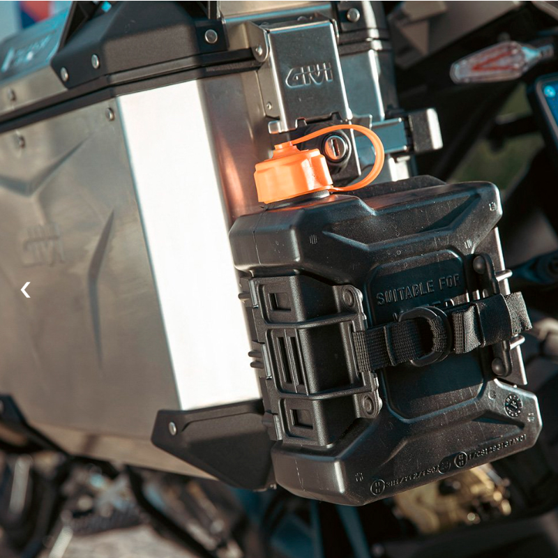 Bidon 2,5 litros Givi homologado para el transporte de gasolina agua o aceite