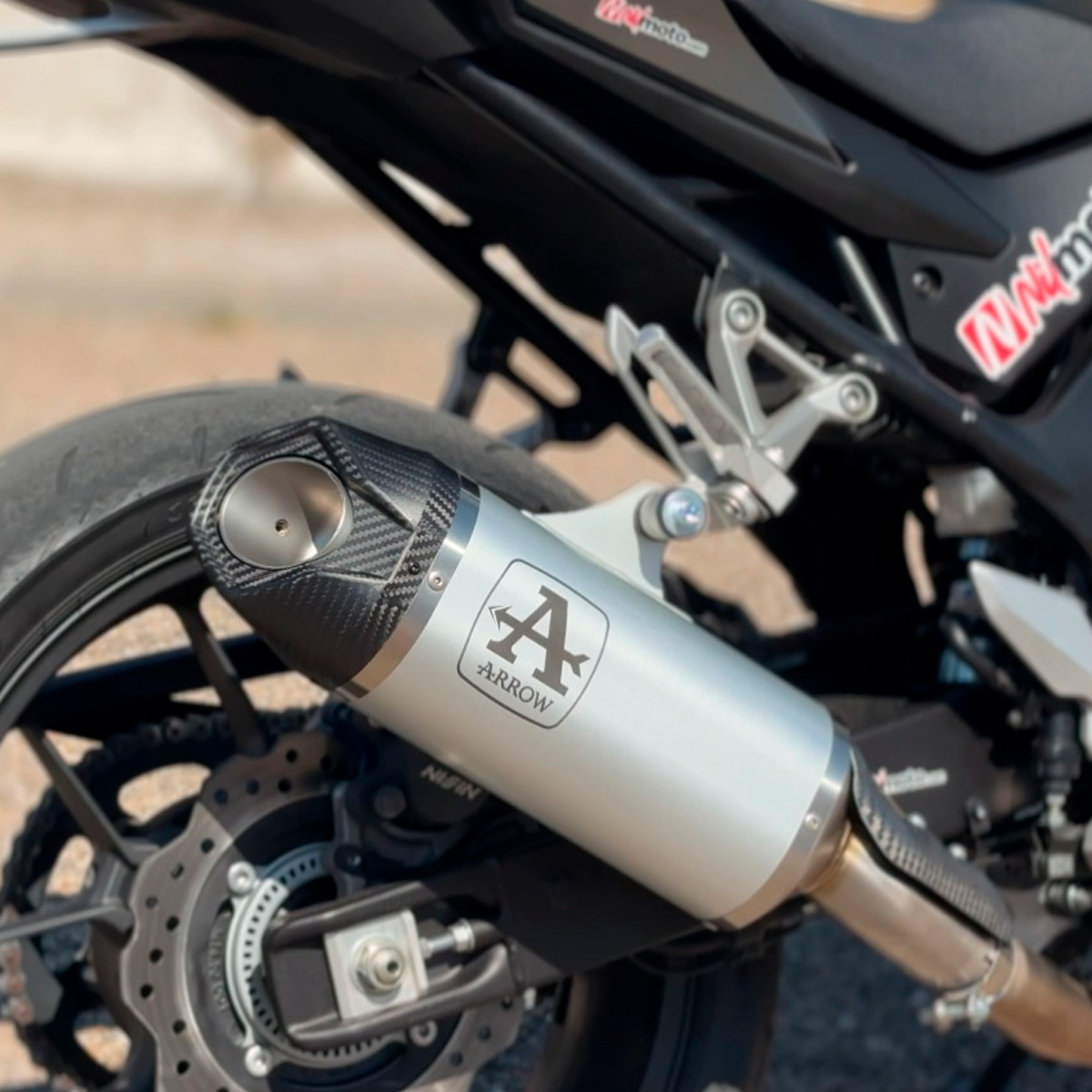 Escape Indy Race Honda CB750 Hornet 23- unidad pruebas